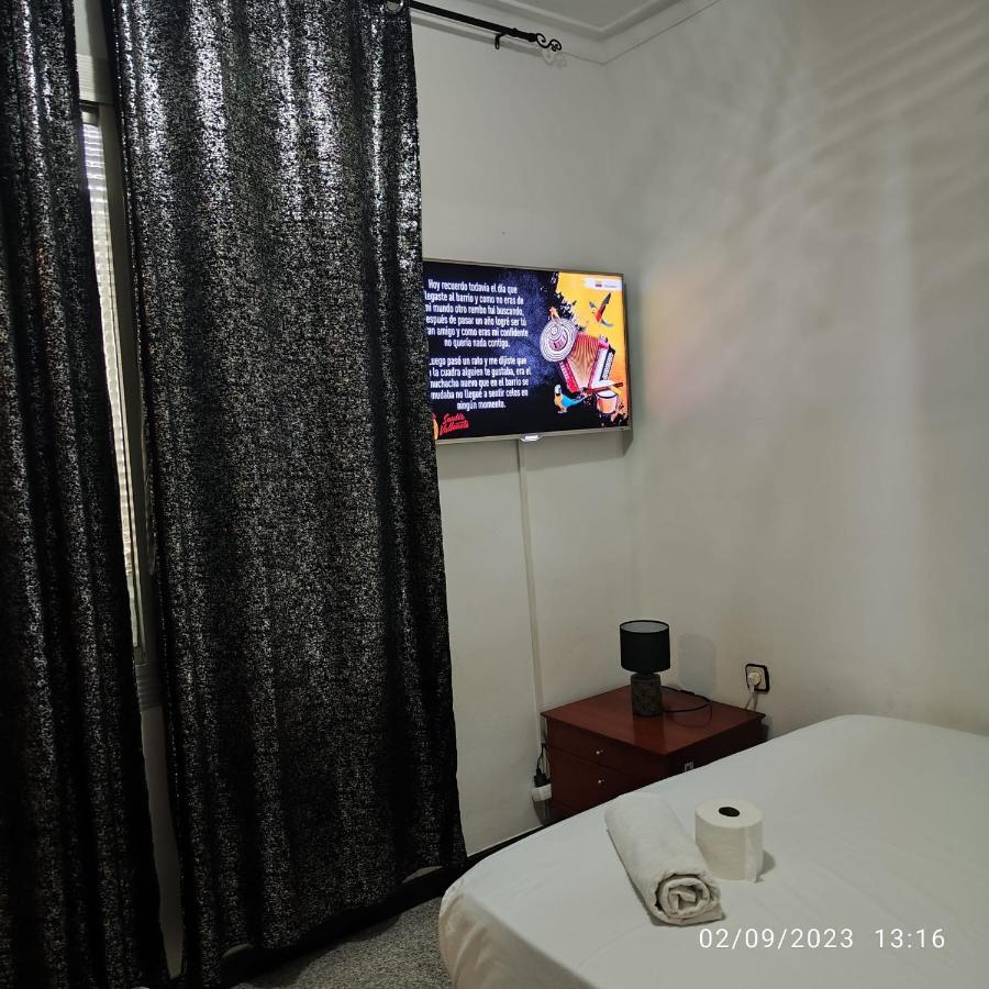 Apto Barcelona C R Apartment Santa Coloma de Gramenet Exterior photo